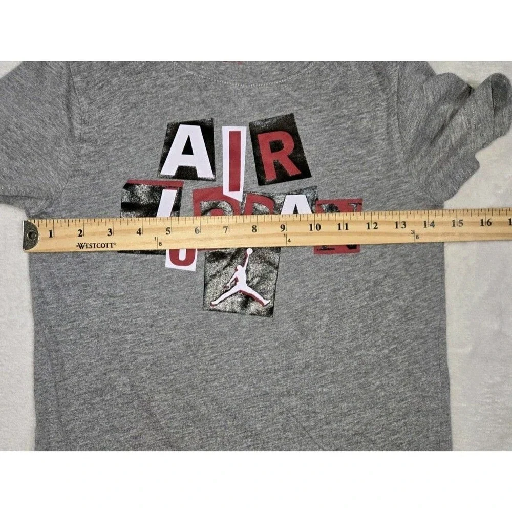 Air Jordan Short Sleeve T Shirt Gray Boys Small 8/10
